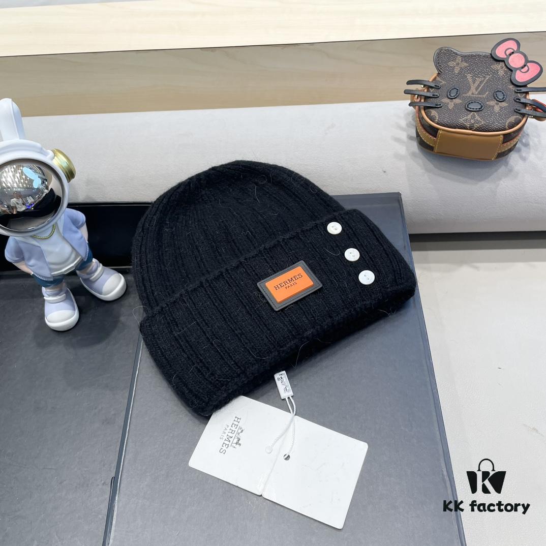 692fb62599f2d84055c874d0 Hermes x Designer Collaboration Broken Button Knit Beanie Warm Ear-Protecting Hat Versatile Knitted Cap