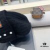 692fb62699f2d84055c874d2 Hermes x Designer Collaboration Broken Button Knit Beanie Warm Ear-Protecting Hat Versatile Knitted Cap