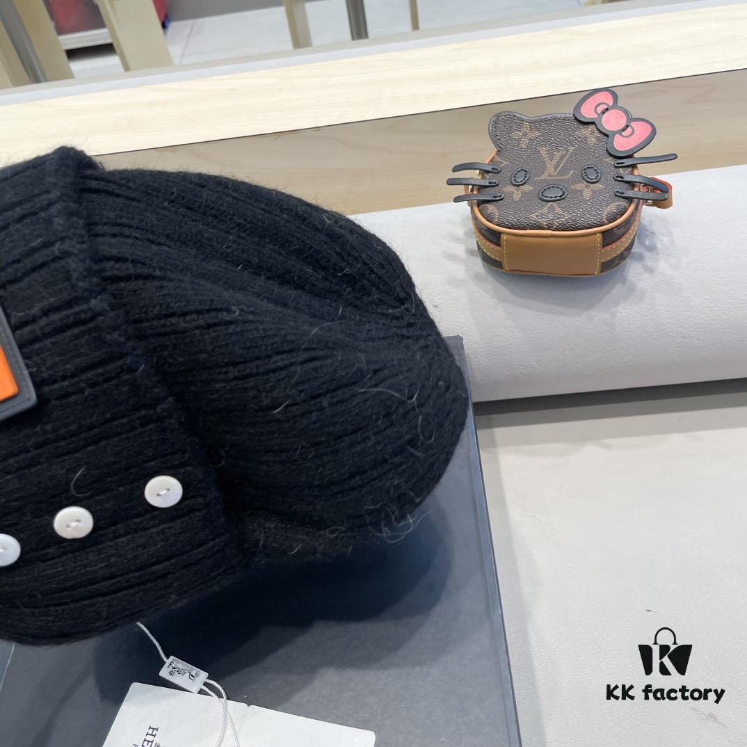692fb62699f2d84055c874d2 Hermes x Designer Collaboration Broken Button Knit Beanie Warm Ear-Protecting Hat Versatile Knitted Cap