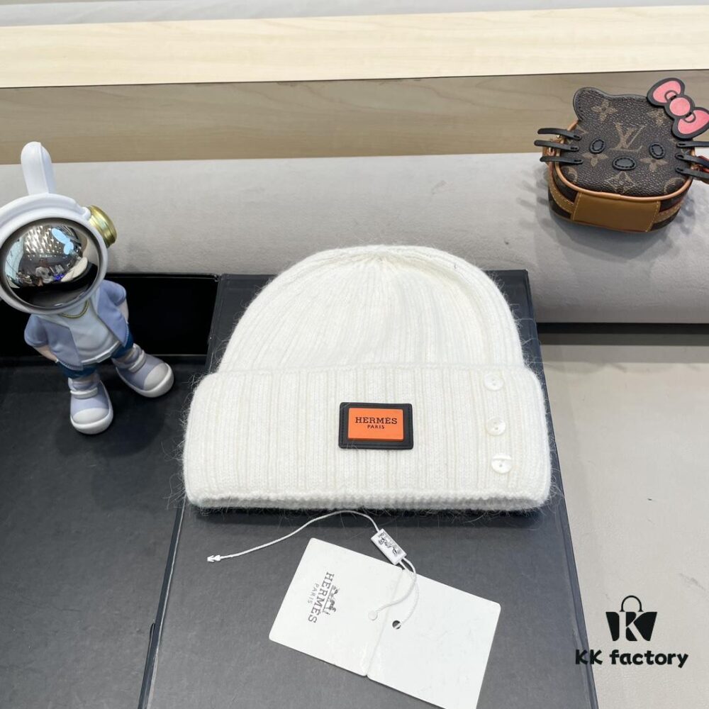 692fb62999f2d84055c874d5 Hermes x Designer Collaboration Broken Button Knit Beanie Warm Ear-Protecting Hat Versatile Knitted Cap