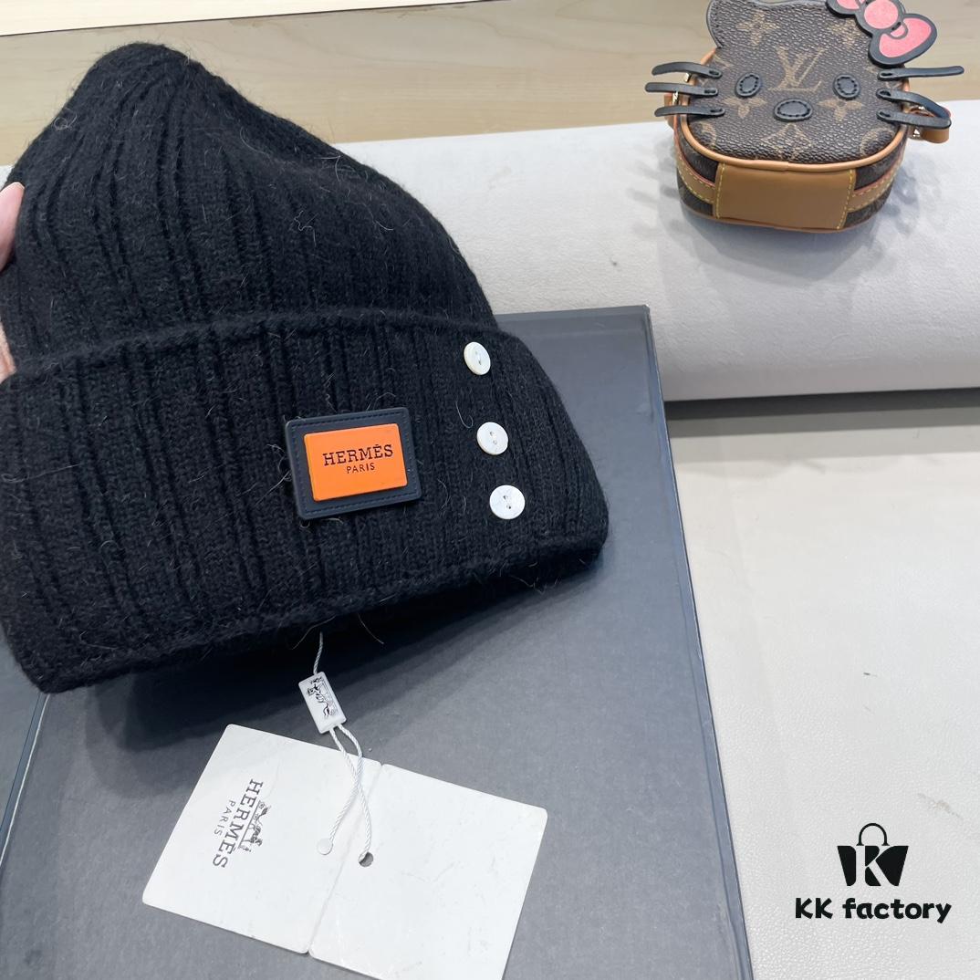 692fb64499f2d84055c874f4 Hermes x Designer Collaboration Broken Button Knit Beanie Warm Ear-Protecting Hat Versatile Knitted Cap