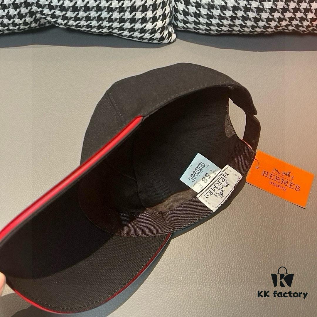 692fb6ad99f2d84055c87591 Box and Cloth Bag Included, HERMÈS Original Quality Baseball Cap, Classic H Design, Authentic Mold Custom Made, Premium Canvas Fabric with Genuine Top-Layer Leather, Original Factory Stainless Steel Adjustable Buckle, Exquisite Craftsmanship, Stylish and High Quality
