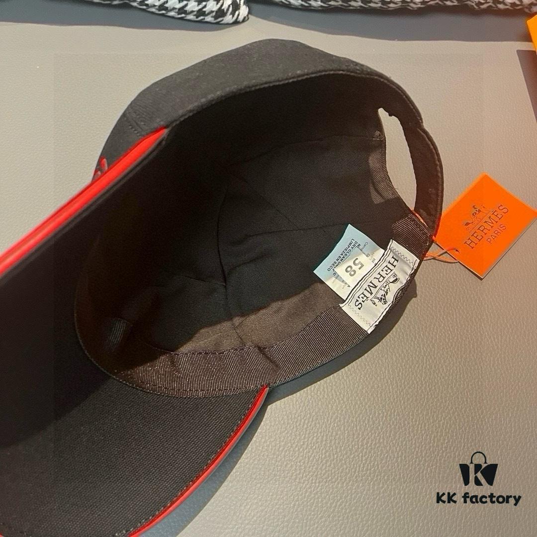 692fb6ad99f2d84055c87592 Box and Cloth Bag Included, HERMÈS Original Design Baseball Cap, Classic H Logo, Authentic Mold Custom Made, Premium Breathable Canvas Fabric with Top Grain Leather, Original Factory Stainless Steel Adjustable Buckle, Exquisite Craftsmanship, Stylish and High Quality