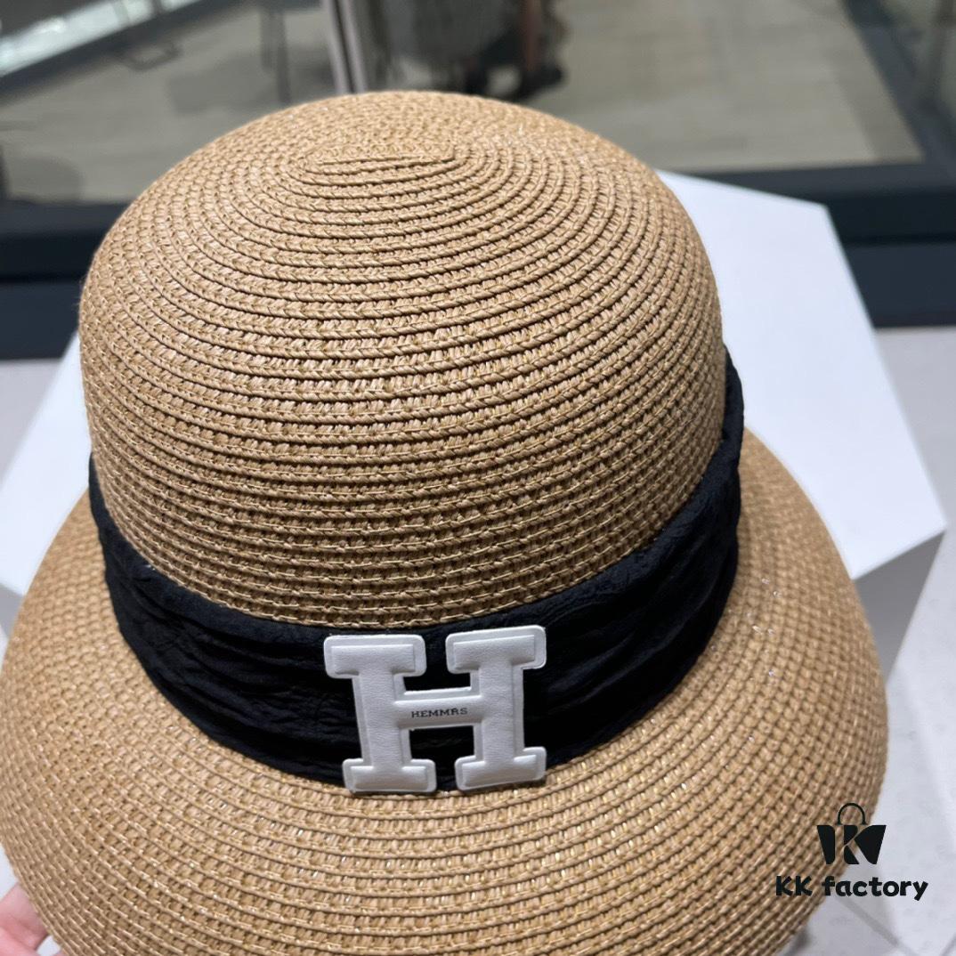 692fb6f199f2d84055c875ff Hermès 2024 New Straw Sun Hat, Boater Hat 🤩 Beach Style, Simple and Elegant, Versatile Accessory