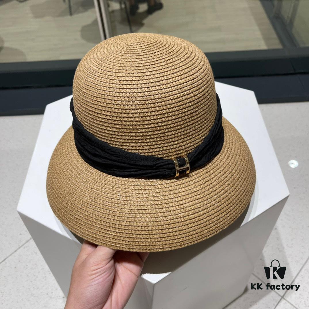 692fb6f299f2d84055c87601 Hermès 2024 New Straw Sun Hat, Boater Hat 🤩 Beach Style, Simple and Elegant, Versatile Accessory
