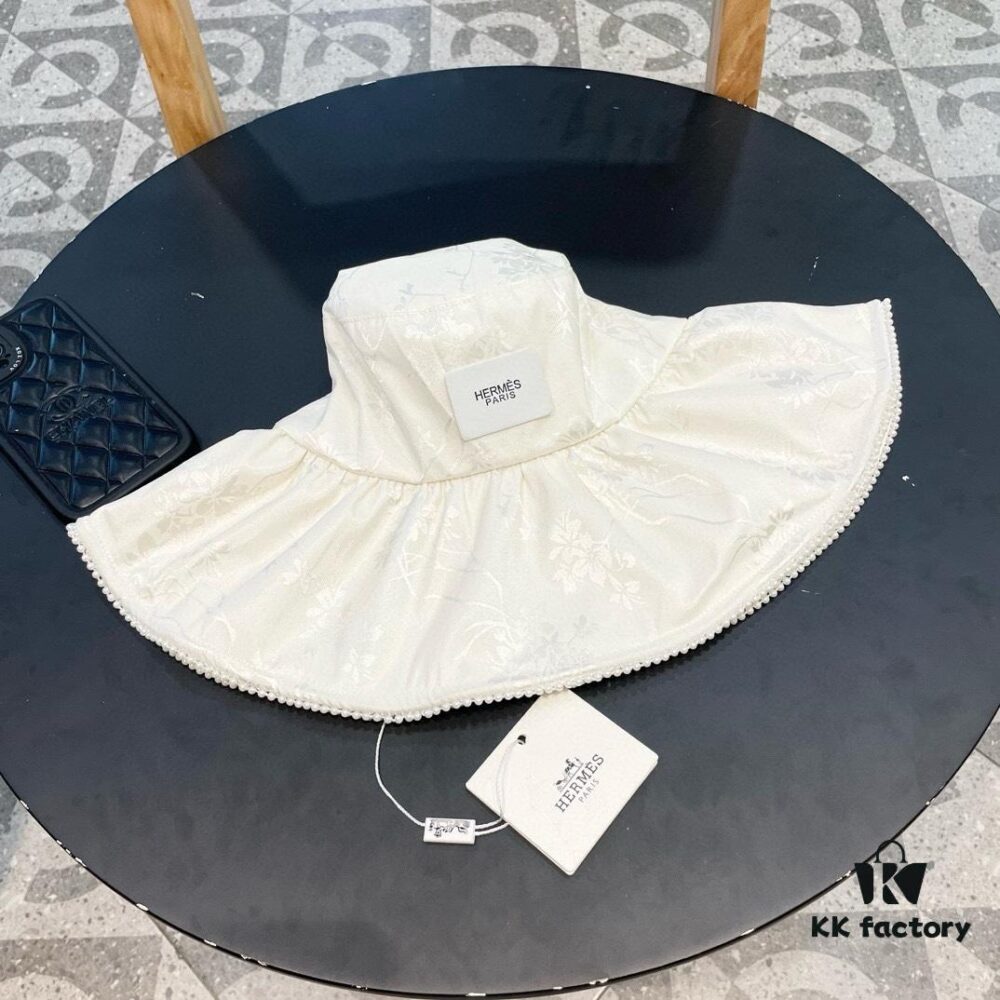 692fb71b99f2d84055c87640 Hermes HERMES 2024 Spring/Summer New Arrival Pearl Trim Chinese Style Embroidered Wide-Brimmed Fisherman Hat for Women, Outdoor Travel Beach Sun Protection Hat