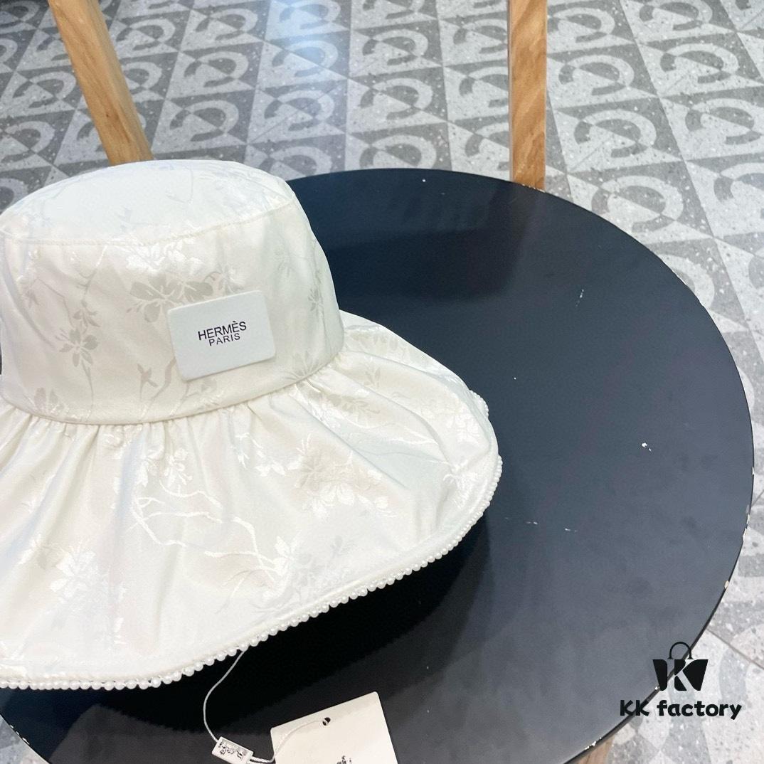 692fb71d99f2d84055c87643 Hermes HERMES 2024 Spring/Summer New Arrival Pearl Trim Chinese Style Embroidered Wide-Brimmed Fisherman Hat for Women, Outdoor Travel Beach Sun Protection Hat