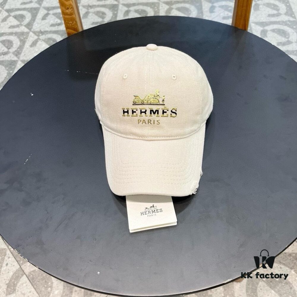 692fb72699f2d84055c8764f New Arrival HERMÈS Latest Original Quality Baseball Cap, Color-Blocked H Design, Premium Craftsmanship with Authentic Molded Customization, Original Breathable Canvas Fabric and Factory Stainless Steel Adjustable Buckle, Exquisite Workmanship, Stylish and High-Quality