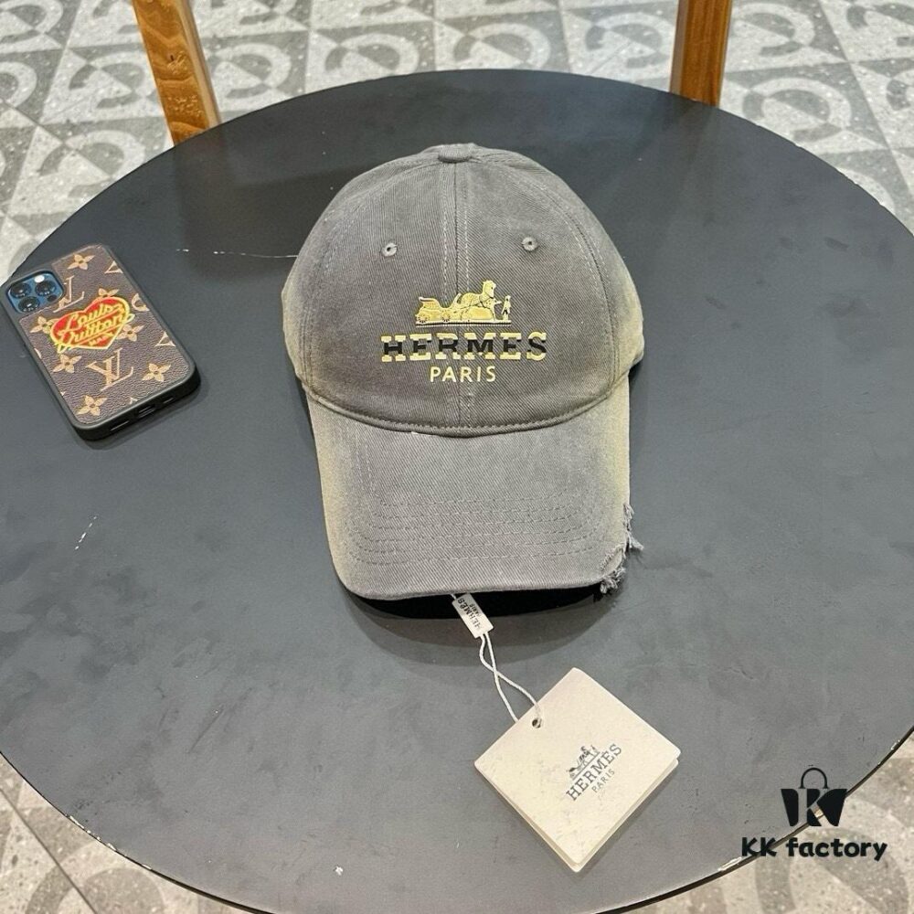 692fb72b99f2d84055c87657 New Arrival HERMÈS (Hermes) Latest Authentic Replica Baseball Cap, Color-Blocked H Design, Premium Craftsmanship with Original Breathable Canvas Fabric and Factory Stainless Steel Adjustable Buckle