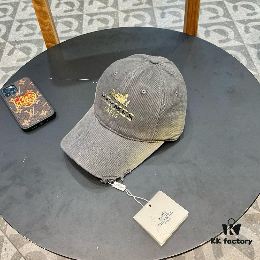 692fb72b99f2d84055c87658 New Arrival HERMÈS (Hermes) Latest Authentic Replica Baseball Cap, Color-Blocked H Design, Premium Craftsmanship with Original Breathable Canvas Fabric and Factory Stainless Steel Adjustable Buckle