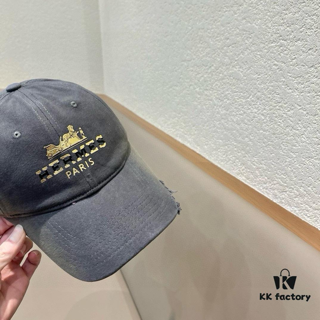 692fb72e99f2d84055c8765a New Arrival HERMÈS (Hermes) Latest Authentic Replica Baseball Cap, Color-Blocked H Design, Premium Craftsmanship with Original Breathable Canvas Fabric and Factory Stainless Steel Adjustable Buckle