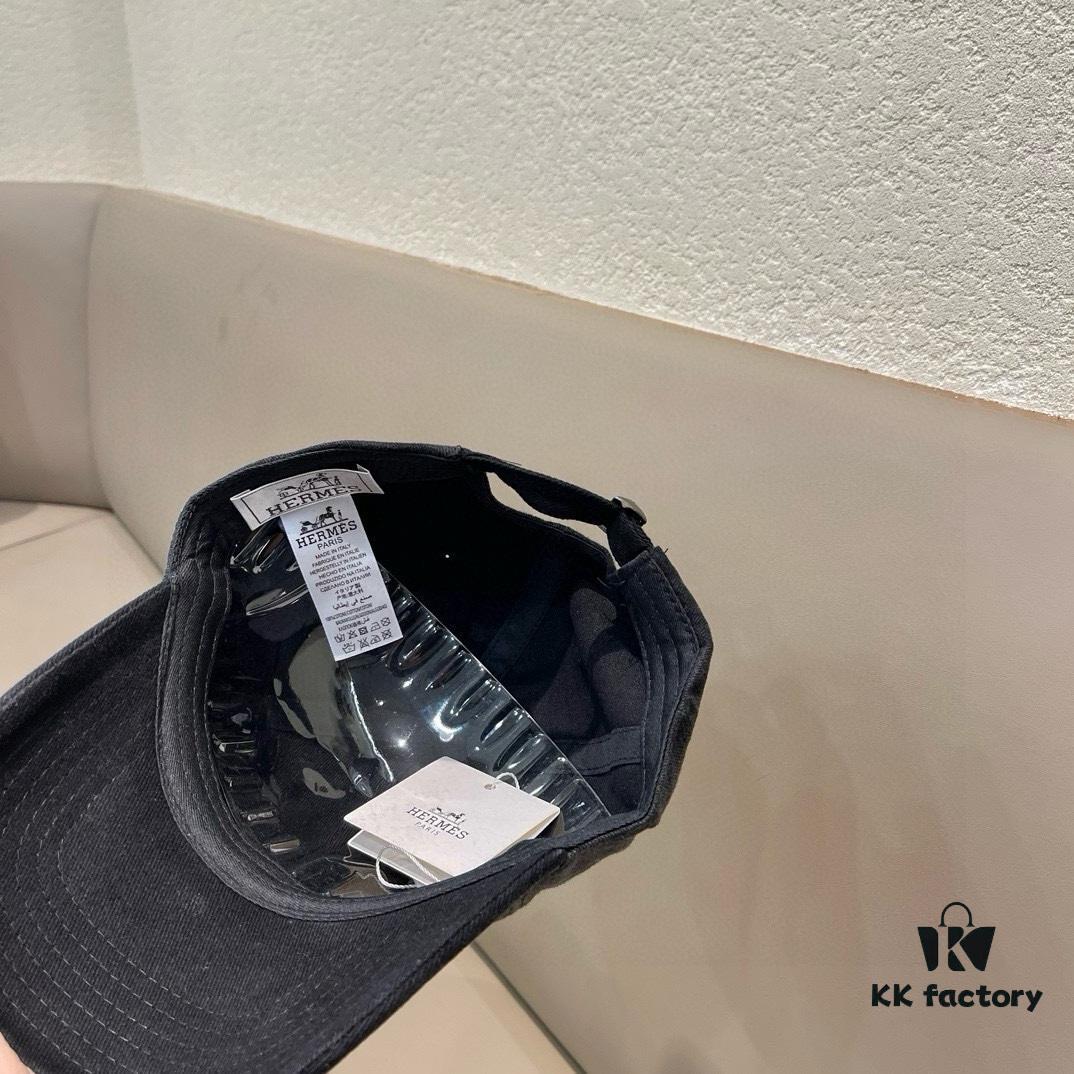 692fb73699f2d84055c87667 New Arrival HERMÈS Latest Authentic Single Baseball Cap, Color-Blocked H Design, Premium Craftsmanship with Original Ventilated Canvas Fabric and Factory Stainless Steel Adjustable Buckle