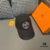 692fb74299f2d84055c87675 Box and cloth bag included, HERMÈS (Hermes) original order baseball cap, classic H design, genuine mold custom-made, authentic breathable canvas fabric + top-grain cowhide, original factory stainless steel adjustment buckle, exquisite craftsmanship, stylish and handsome with outstanding quality!