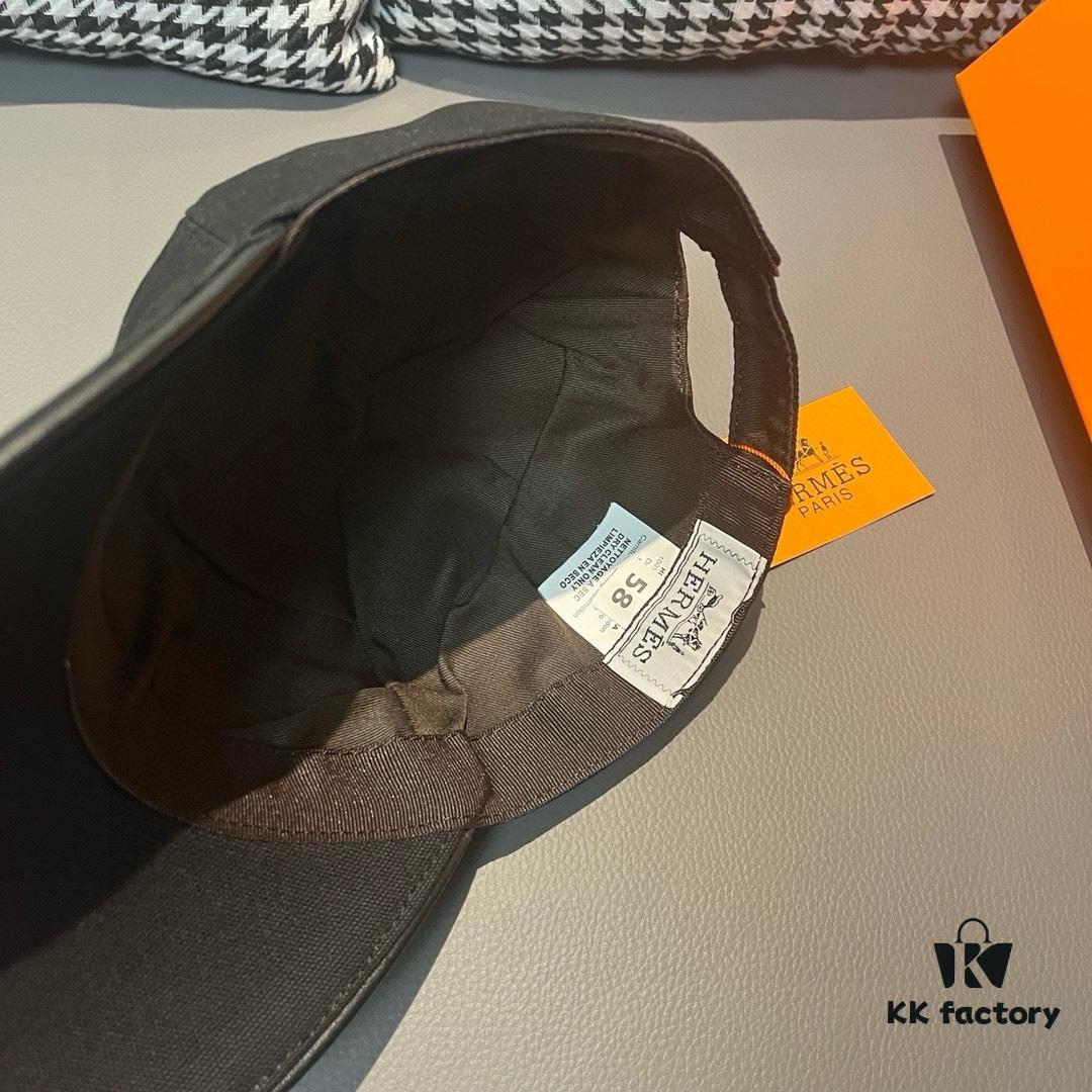 692fb74399f2d84055c87679 Box and cloth bag included, HERMÈS (Hermes) original order baseball cap, classic H design, genuine mold custom-made, authentic breathable canvas fabric + top-grain cowhide, original factory stainless steel adjustment buckle, exquisite craftsmanship, stylish and handsome with outstanding quality!