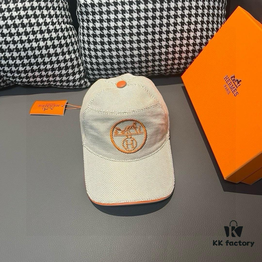 692fb75499f2d84055c87694 Box and cloth bag included, HERMÈS (Hermès) original order baseball cap, classic H design, genuine mold-customized breathable canvas fabric with authentic top-layer leather, original factory stainless steel adjustment buckle, exquisite craftsmanship, stylish and handsome, outstanding quality
