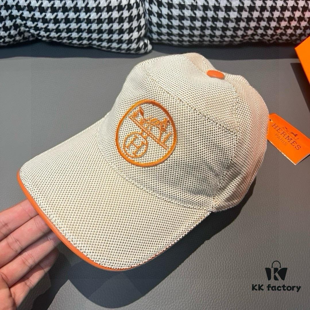 692fb75599f2d84055c87697 Box and cloth bag included, HERMÈS (Hermès) original order baseball cap, classic H design, genuine mold-customized breathable canvas fabric with authentic top-layer leather, original factory stainless steel adjustment buckle, exquisite craftsmanship, stylish and handsome, outstanding quality