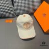 692fb75799f2d84055c8769a Box and cloth bag included, HERMÈS (Hermès) original order baseball cap, classic H design, genuine mold-customized breathable canvas fabric with authentic top-layer leather, original factory stainless steel adjustment buckle, exquisite craftsmanship, stylish and handsome, outstanding quality