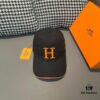 692fb75e99f2d84055c876a4 Box with Cloth Bag, HERMÈS Original Design Baseball Cap, Classic H, Authentic Mold Custom Made, Premium Canvas Fabric with Top Grain Leather, Original Factory Stainless Steel Adjustable Buckle, Exquisite Craftsmanship, Stylish and High Quality