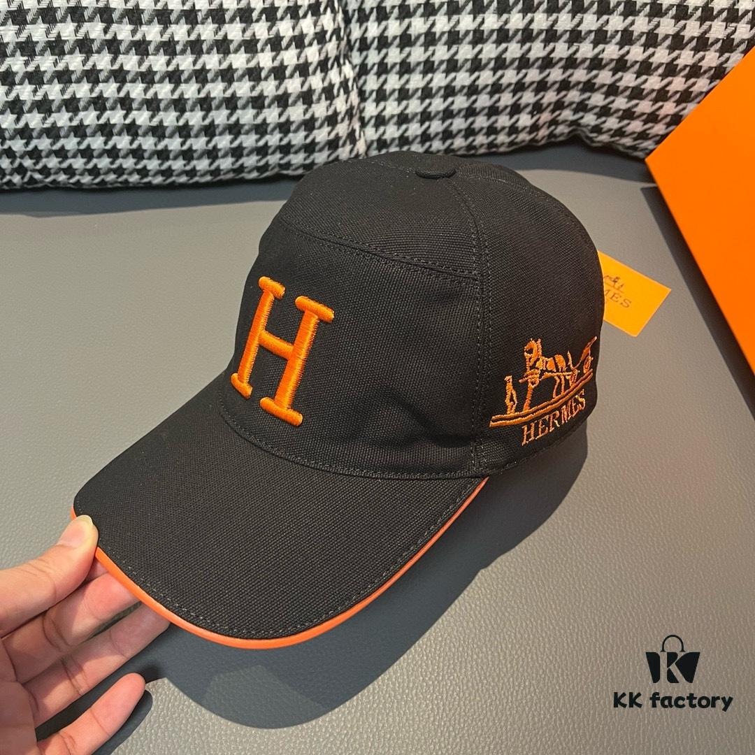 692fb76099f2d84055c876a8 Box with Cloth Bag, HERMÈS Original Design Baseball Cap, Classic H, Authentic Mold Custom Made, Premium Canvas Fabric with Top Grain Leather, Original Factory Stainless Steel Adjustable Buckle, Exquisite Craftsmanship, Stylish and High Quality