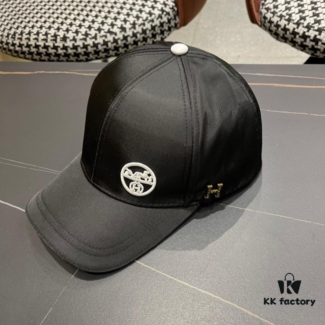 692fb86b99f2d84055c877d2 HERMÈS (Hermes) Original Baseball Cap, Classic H Design, Authentic Mold Custom Made, Premium Breathable Canvas Fabric, Exquisite Craftsmanship, Stylish and High Quality