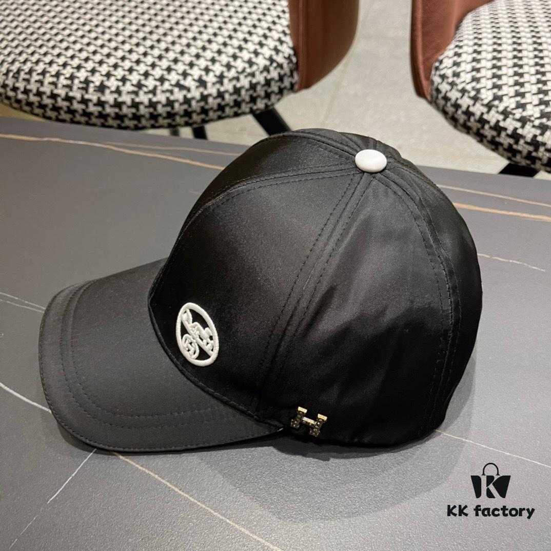 692fb86b99f2d84055c877d3 HERMÈS (Hermes) Original Baseball Cap, Classic H Design, Authentic Mold Custom Made, Premium Breathable Canvas Fabric, Exquisite Craftsmanship, Stylish and High Quality