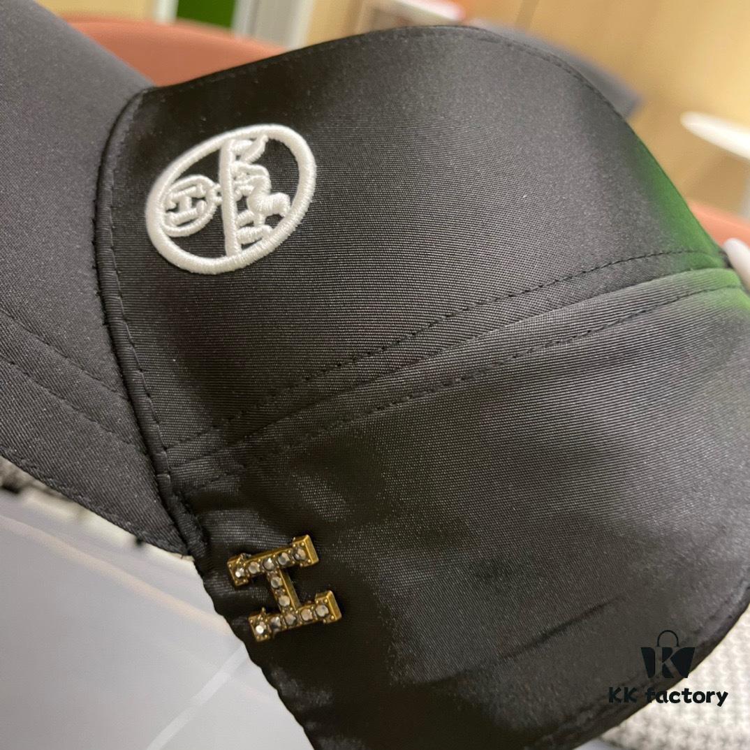692fb87099f2d84055c877d5 HERMÈS (Hermes) Original Baseball Cap, Classic H Design, Authentic Mold Custom Made, Premium Breathable Canvas Fabric, Exquisite Craftsmanship, Stylish and High Quality
