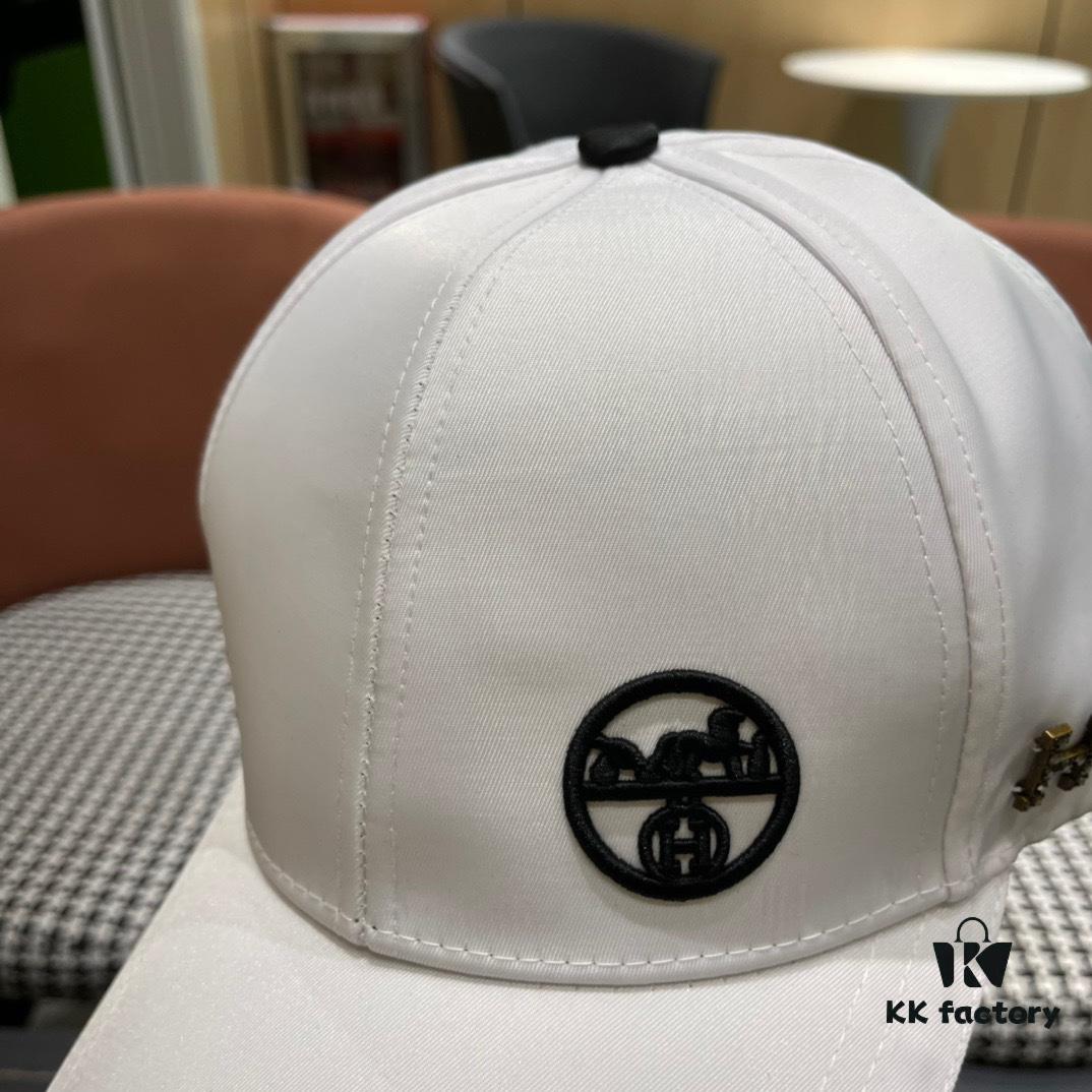 HERMÈS Original Design Baseball Cap, Classic H Logo, Premium Custom Molded Construction, Authentic Breathable Canvas Fabric, Exquisite Craftsmanship, Stylish and High Quality