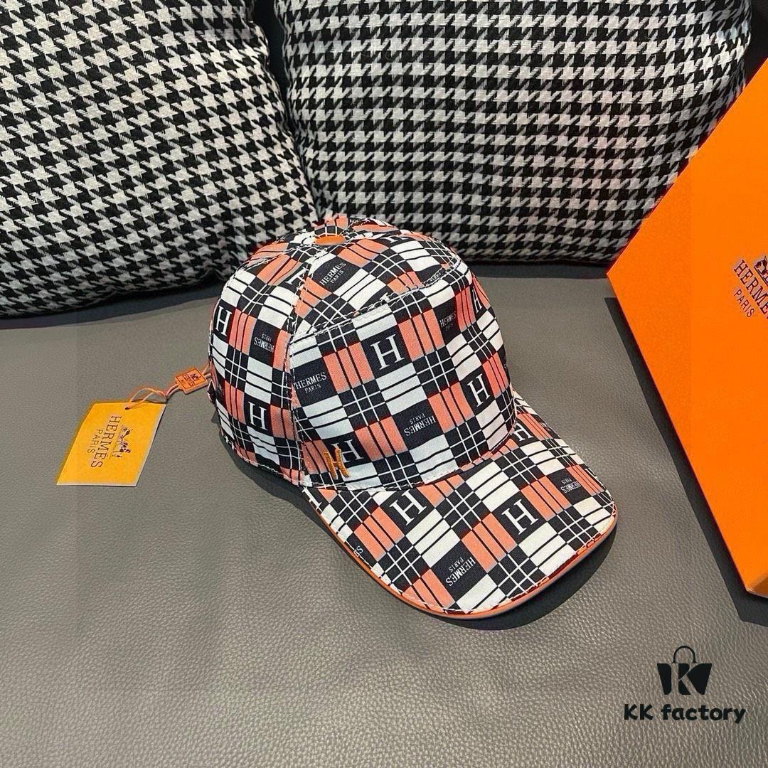 692fb8ce99f2d84055c87845 Box and cloth bag included, HERMÈS (Hermès) new original order baseball cap with H embroidery plaid design, genuine mold custom-made, authentic breathable canvas fabric + top-layer cowhide, original factory stainless steel adjustable buckle, exquisite craftsmanship, stylish and handsome with outstanding quality!