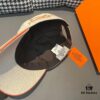 692fb90999f2d84055c8788e Box and cloth bag included, HERMÈS (Hermes) original order baseball cap, classic H design, genuine mold custom-made, authentic breathable canvas fabric + top-layer cowhide, original factory stainless steel adjustment buckle, exquisite craftsmanship, stylish and handsome with outstanding quality!