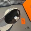 692fb90f99f2d84055c87897 Box and Cloth Bag Included, HERMÈS Original Quality Baseball Cap, Classic H Design, Authentic Mold Custom Made, Premium Canvas Fabric with Genuine Top-Layer Leather, Original Factory Stainless Steel Adjustable Buckle, Exquisite Craftsmanship, Stylish and High-Quality