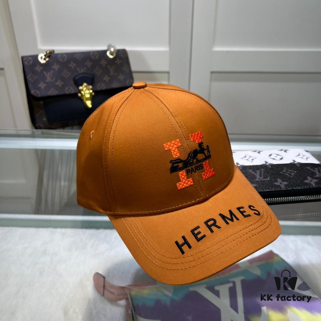692fb98799f2d84055c87913 Hermes Limited Edition Embroidered Baseball Cap with Dust Bag, Official Website Original Lining, High Version, Breathable and Comfortable, Ultra-high Sun Protection, Elegant and Stylish