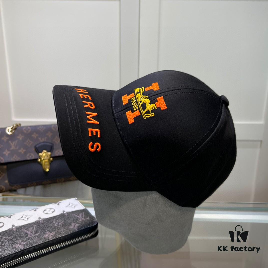 692fb98a99f2d84055c87917 Hermes Limited Edition Embroidered Baseball Cap with Dust Bag, Original Lining, High Version, Breathable and Comfortable, Ultra UV Protection, Elegant Socialite Style