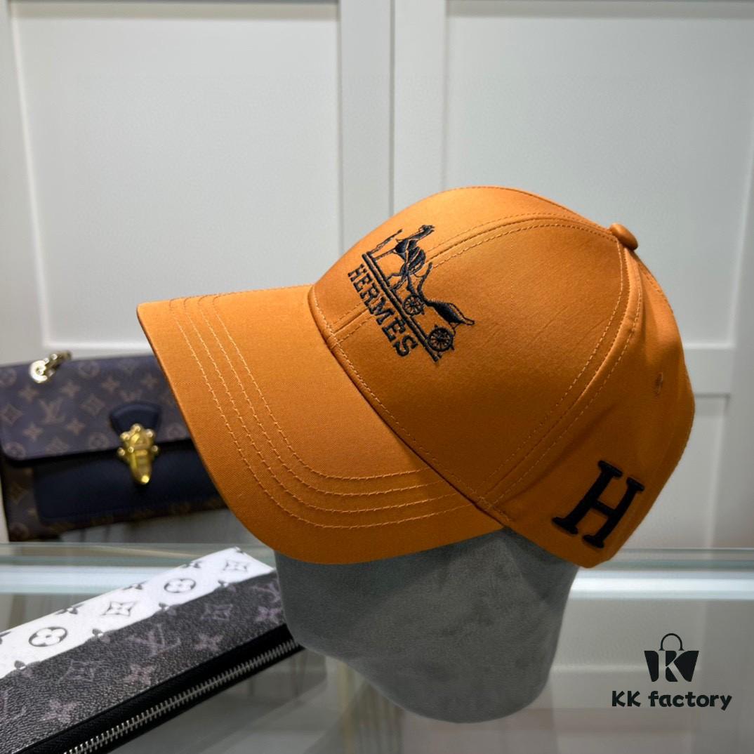692fb99d99f2d84055c8792a Hermes Limited Edition Embroidered Baseball Cap with Dust Bag, Official Website Original Lining, High Version, Breathable and Comfortable, Ultra-high Sun Protection, Elegant and Stylish