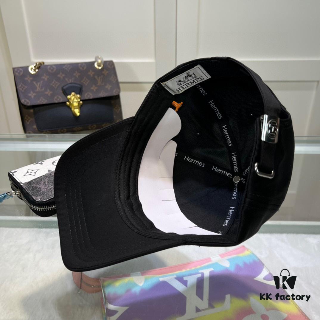 692fb9a499f2d84055c87930 Hermes Limited Edition Embroidered Baseball Cap with Dust Bag, Original Lining from Official Website, High-Quality and Breathable, UV Protection, Elegant Socialite Style