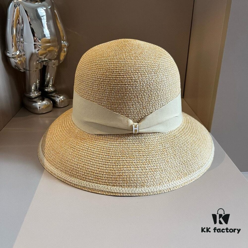 692fb9b199f2d84055c8793b Hermes New Arrival Straw Hat, Made with Taiwanese Fine Straw, Simple and Elegant Aristocratic Style, Head Circumference 57cm