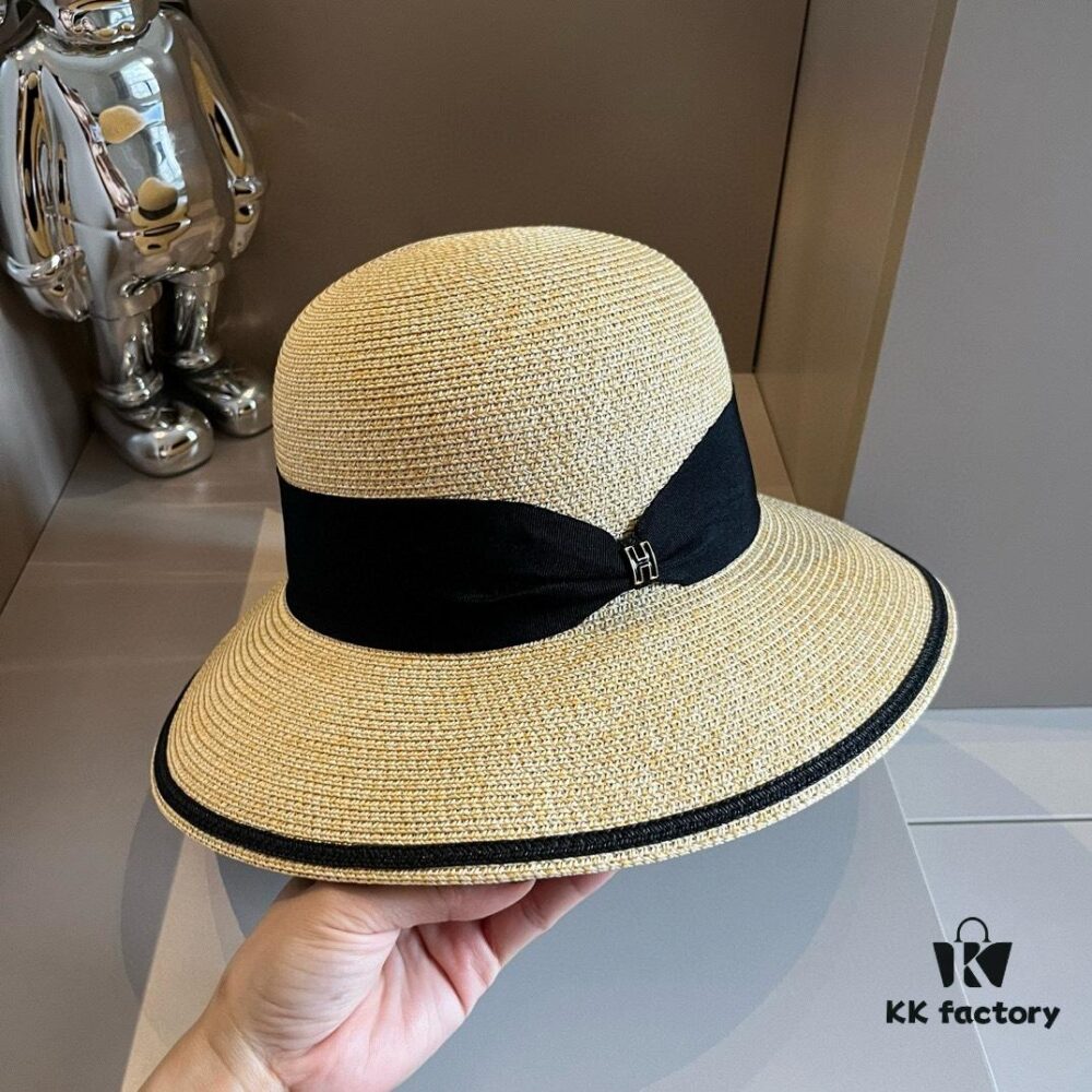 692fb9ba99f2d84055c87943 Hermes New Arrival Straw Hat, Made from Taiwanese Fine Straw, Simple and Elegant Aristocratic Style, Head Circumference 57cm