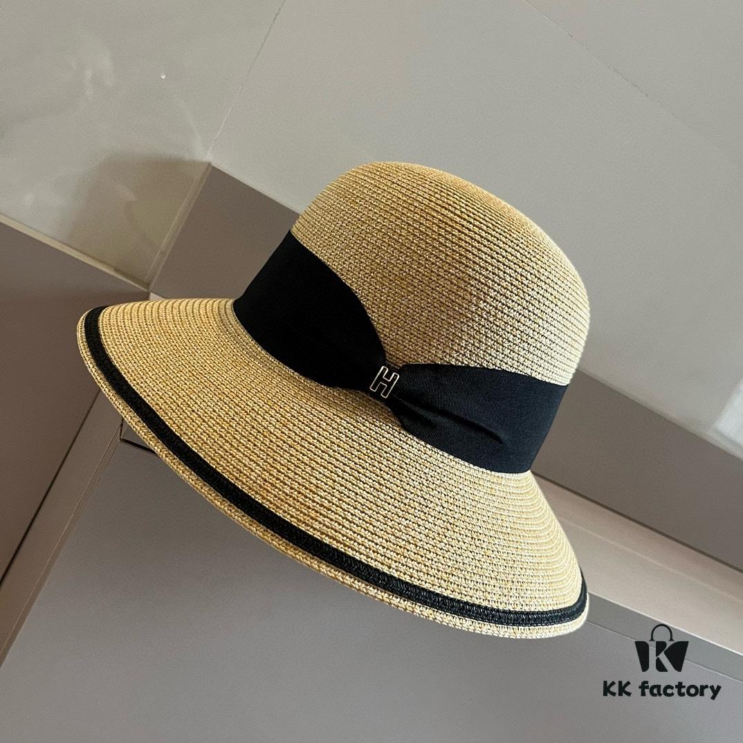 692fb9c199f2d84055c8794a Hermes New Arrival Straw Hat, Made from Taiwanese Fine Straw, Simple and Elegant Aristocratic Style, Head Circumference 57cm