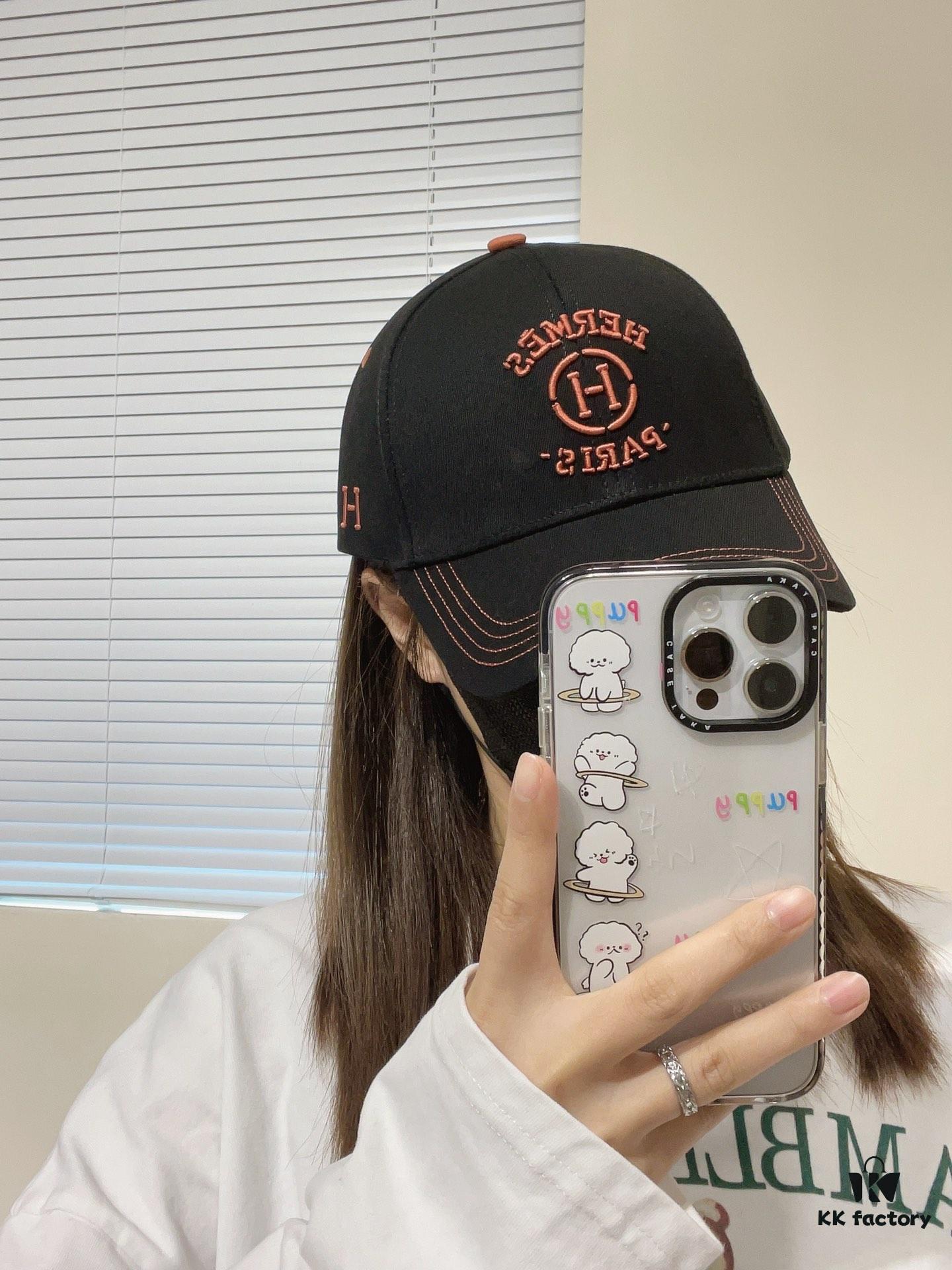 692fb9e699f2d84055c87970 New Arrival HERMÈS (Hermès) Latest Original Quality Baseball Cap, Color-Blocked H Design, Authentic Mold Custom Made, Premium Breathable Canvas Fabric with Original Factory Stainless Steel Adjustable Buckle, Exquisite Craftsmanship, Stylish and Handsome, Exceptional Quality