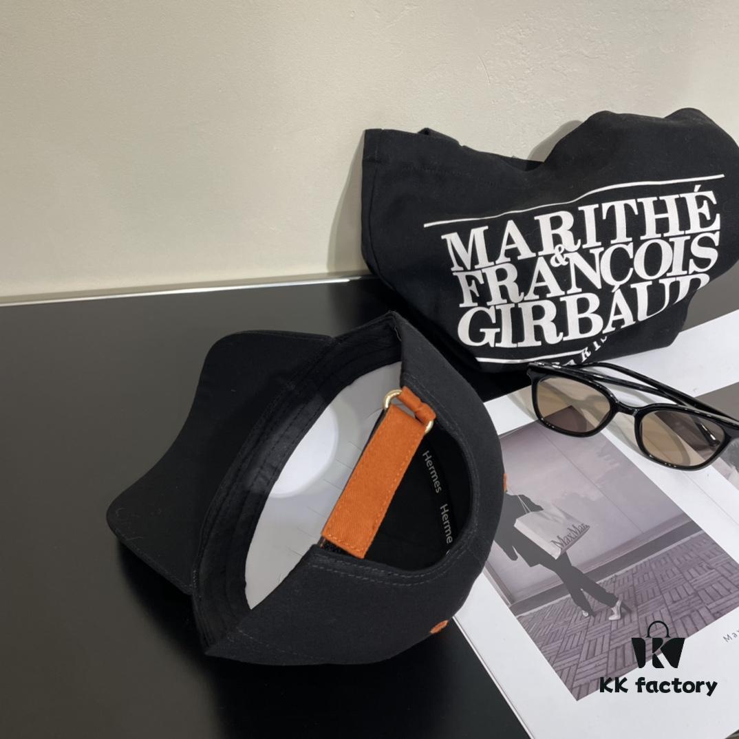 692fb9e799f2d84055c87972 New Arrival HERMÈS (Hermès) Latest Original Quality Baseball Cap, Color-Blocked H Design, Authentic Mold Custom Made, Premium Breathable Canvas Fabric with Original Factory Stainless Steel Adjustable Buckle, Exquisite Craftsmanship, Stylish and Handsome, Exceptional Quality