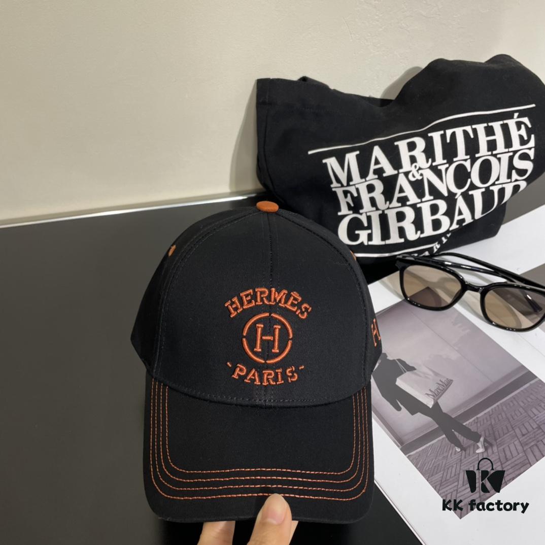 692fb9ea99f2d84055c87977 New Arrival HERMÈS (Hermès) Latest Original Quality Baseball Cap, Color-Blocked H Design, Authentic Mold Custom Made, Premium Breathable Canvas Fabric with Original Factory Stainless Steel Adjustable Buckle, Exquisite Craftsmanship, Stylish and Handsome, Exceptional Quality