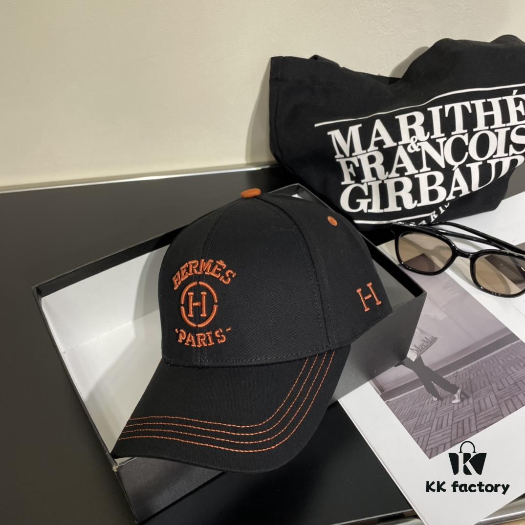 692fb9ea99f2d84055c87979 New Arrival HERMÈS (Hermès) Latest Original Quality Baseball Cap, Color-Blocked H Design, Authentic Mold Custom Made, Premium Breathable Canvas Fabric with Original Factory Stainless Steel Adjustable Buckle, Exquisite Craftsmanship, Stylish and Handsome, Exceptional Quality