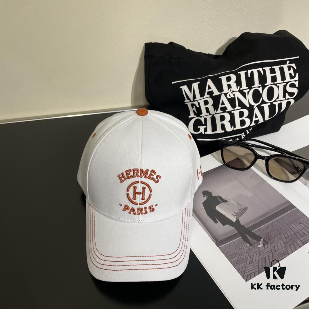 692fb9eb99f2d84055c8797a New Arrival HERMÈS Latest Style Authentic Single Baseball Cap, Color-Blocked H, Official Mold Custom Made, Original Breathable Canvas Fabric with Factory Stainless Steel Adjustable Buckle, Exquisite Craftsmanship, Stylish and Handsome, Premium Quality