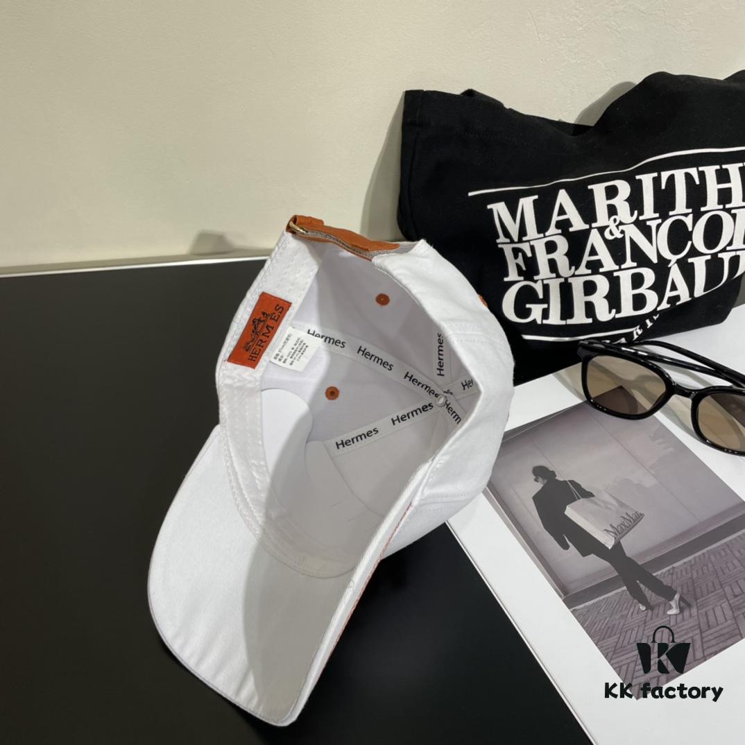 692fb9ed99f2d84055c8797d New Arrival HERMÈS Latest Style Authentic Single Baseball Cap, Color-Blocked H, Official Mold Custom Made, Original Breathable Canvas Fabric with Factory Stainless Steel Adjustable Buckle, Exquisite Craftsmanship, Stylish and Handsome, Premium Quality