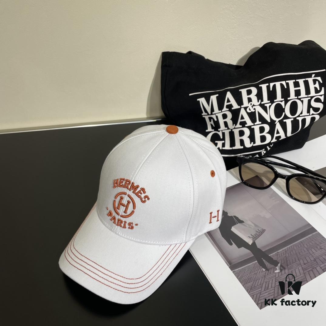 692fb9ee99f2d84055c8797e New Arrival HERMÈS Latest Style Authentic Single Baseball Cap, Color-Blocked H, Official Mold Custom Made, Original Breathable Canvas Fabric with Factory Stainless Steel Adjustable Buckle, Exquisite Craftsmanship, Stylish and Handsome, Premium Quality