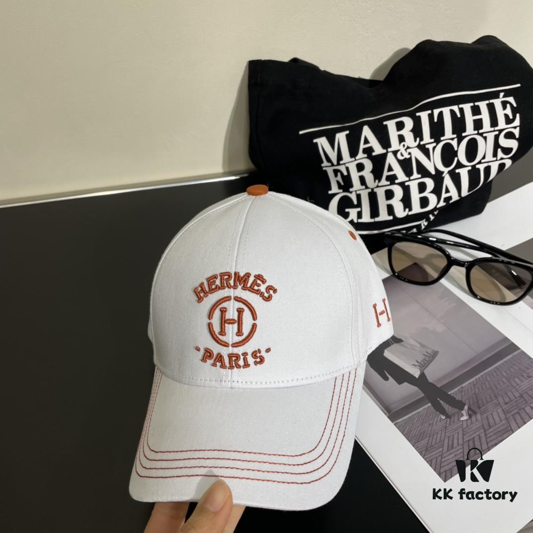 692fb9f099f2d84055c87981 New Arrival HERMÈS Latest Style Authentic Single Baseball Cap, Color-Blocked H, Official Mold Custom Made, Original Breathable Canvas Fabric with Factory Stainless Steel Adjustable Buckle, Exquisite Craftsmanship, Stylish and Handsome, Premium Quality