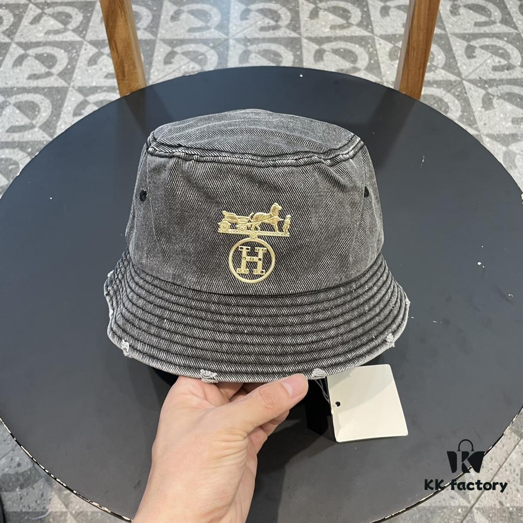 692fb9f199f2d84055c87984 Hermes 2024 Fall/Winter 6cm Small Brim, Americana Vintage Washed Distressed Denim Fisherman Hat