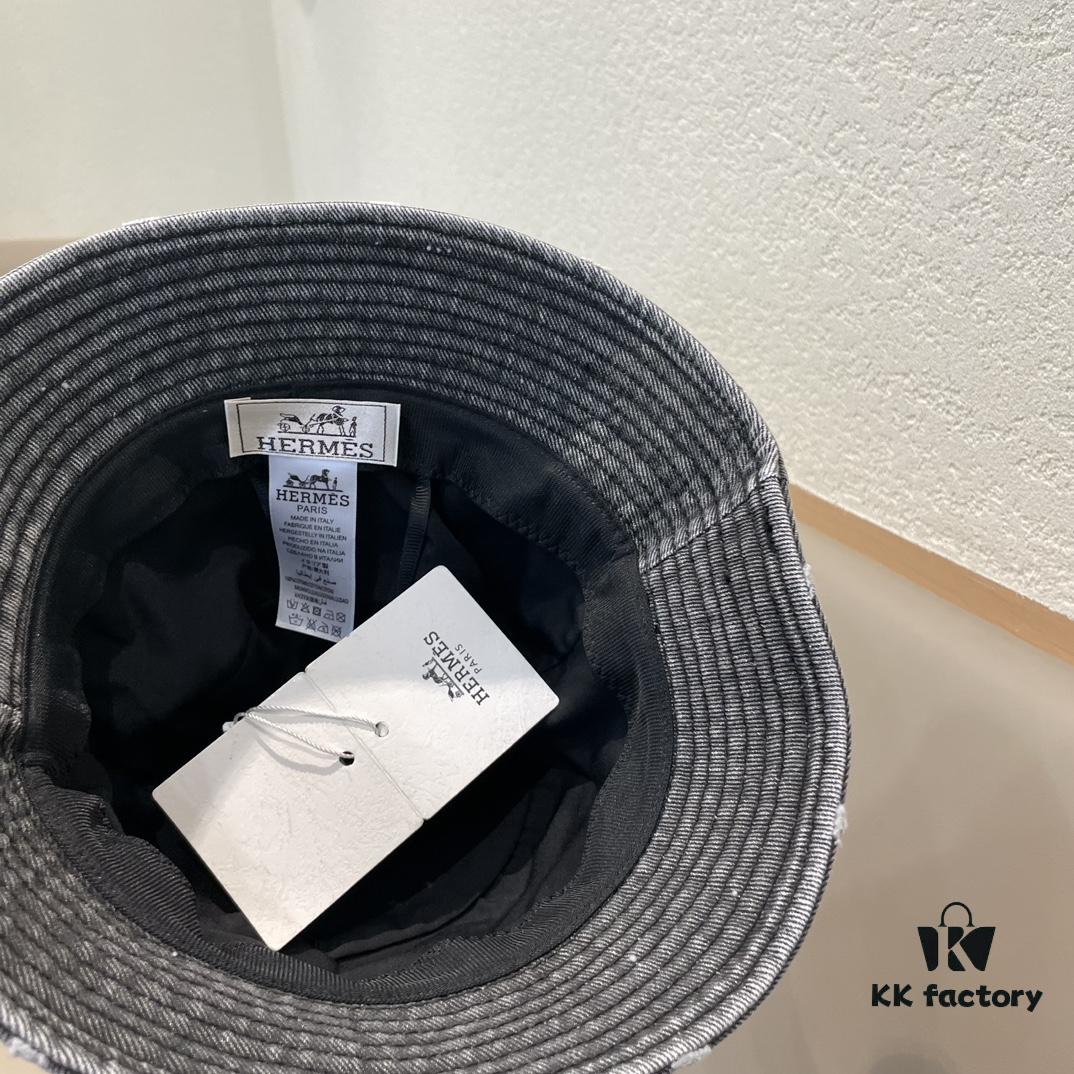 692fb9f799f2d84055c87989 Hermes 2024 Fall/Winter 6cm Small Brim, Americana Vintage Washed Distressed Denim Fisherman Hat