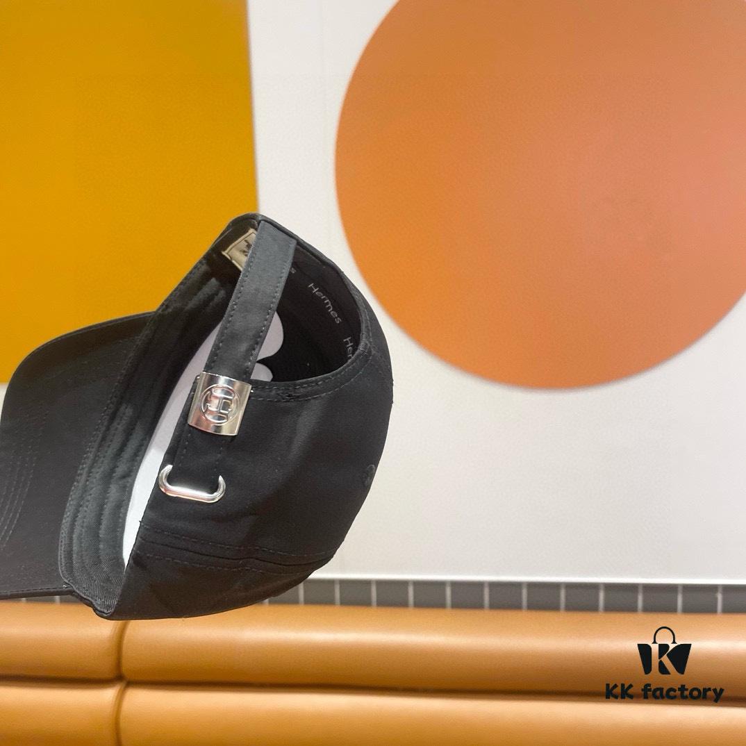 692fba0d99f2d84055c879a6 New Arrival HERMÈS (Hermes) Latest Original Order Baseball Cap, Color-Blocked H, Authentic Mold Customized, Original Breathable Canvas Fabric with Factory Stainless Steel Adjustable Buckle, Exquisite Craftsmanship, Stylish and Handsome, Premium Quality