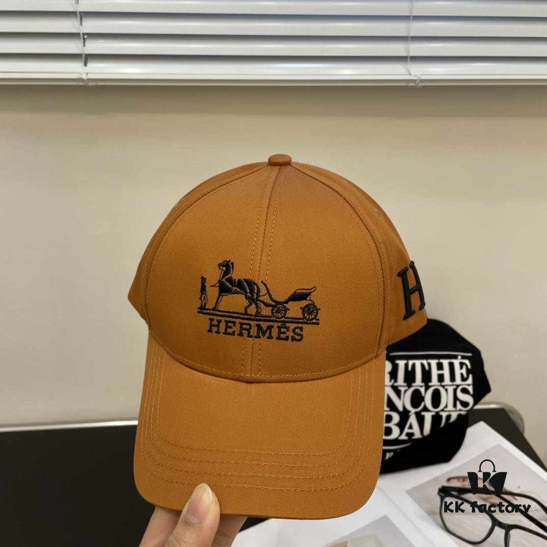 692fba5599f2d84055c879f5 New Arrival HERMÈS (Hermes) Latest Original Single Baseball Cap, Color-Blocked H Design, Authentic Mold Custom Made, Premium Breathable Canvas Fabric with Original Factory Stainless Steel Adjustable Buckle, Exquisite Craftsmanship, Stylish and Handsome, Superior Quality