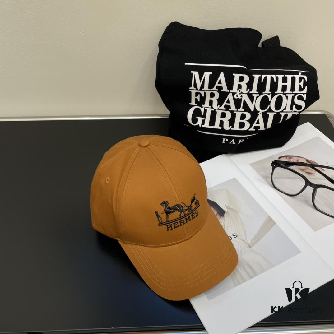 692fba5799f2d84055c879f6 New Arrival HERMÈS (Hermes) Latest Original Single Baseball Cap, Color-Blocked H Design, Authentic Mold Custom Made, Premium Breathable Canvas Fabric with Original Factory Stainless Steel Adjustable Buckle, Exquisite Craftsmanship, Stylish and Handsome, Superior Quality